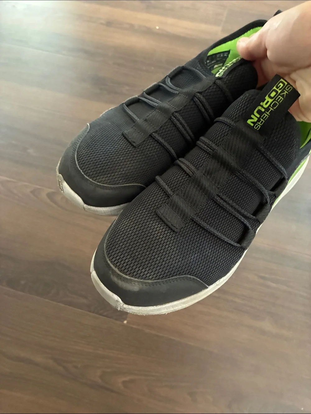 Skechers GO RUN SLIP INS SNEAKERS BLACK GREEN Slip-On SZ 6